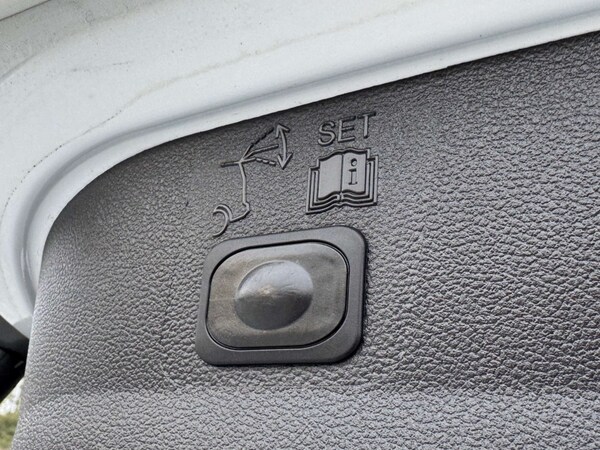 Used Ford Kuga 2014 for sale - 76277856: Photo 53