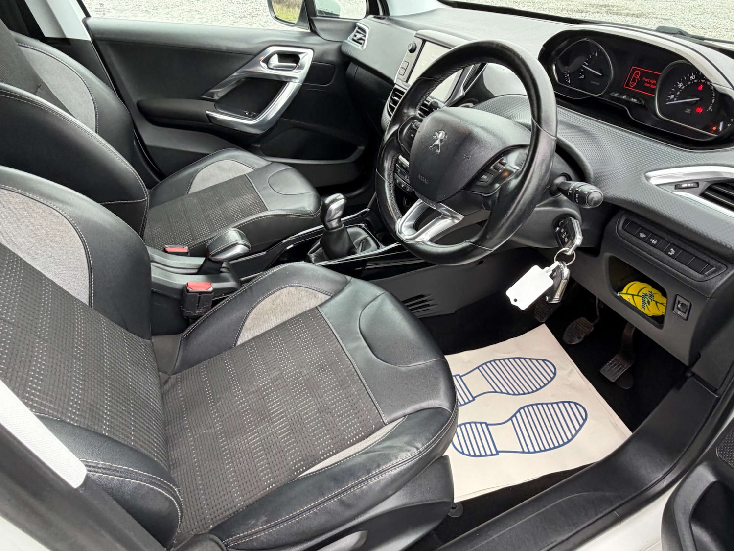 Used Peugeot 2008 2016 for sale - 77641645: Photo 10