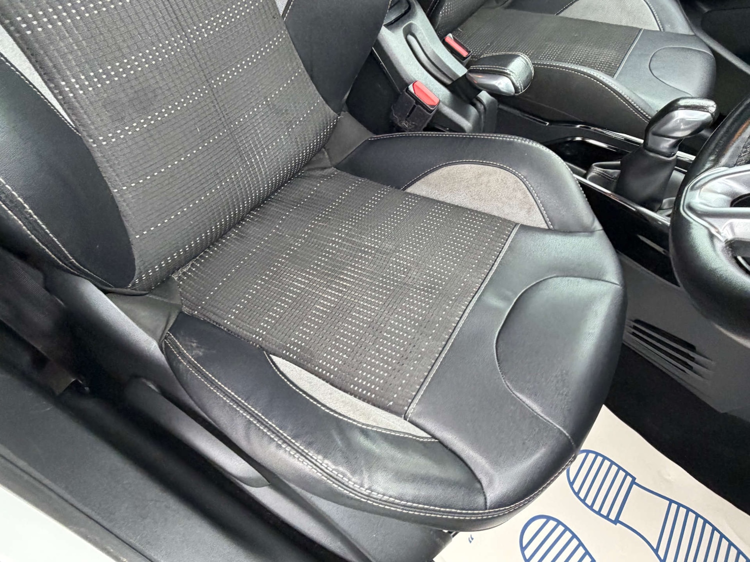 Used Peugeot 2008 2016 for sale - 77641645: Photo 13