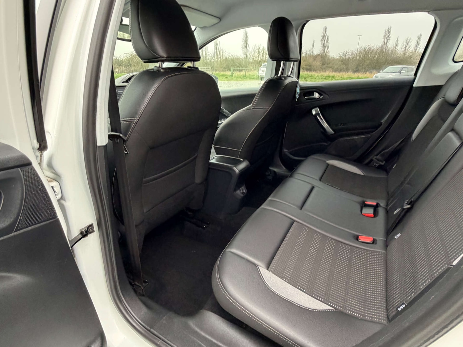 Used Peugeot 2008 2016 for sale - 77641645: Photo 22