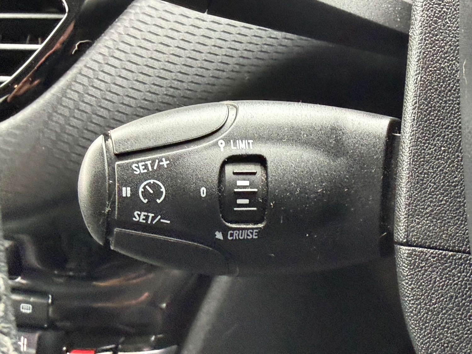 Used Peugeot 2008 2016 for sale - 77641645: Photo 49