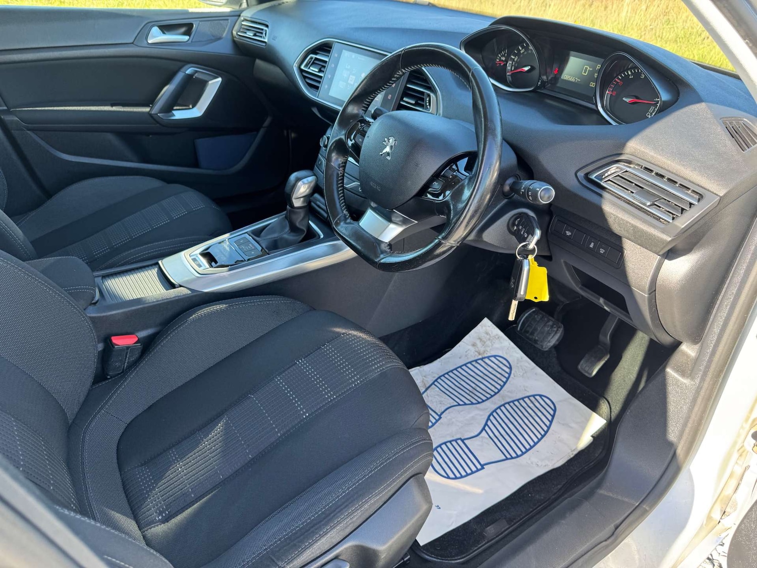 Used Peugeot 308 2016 for sale - 76600776: Photo 11