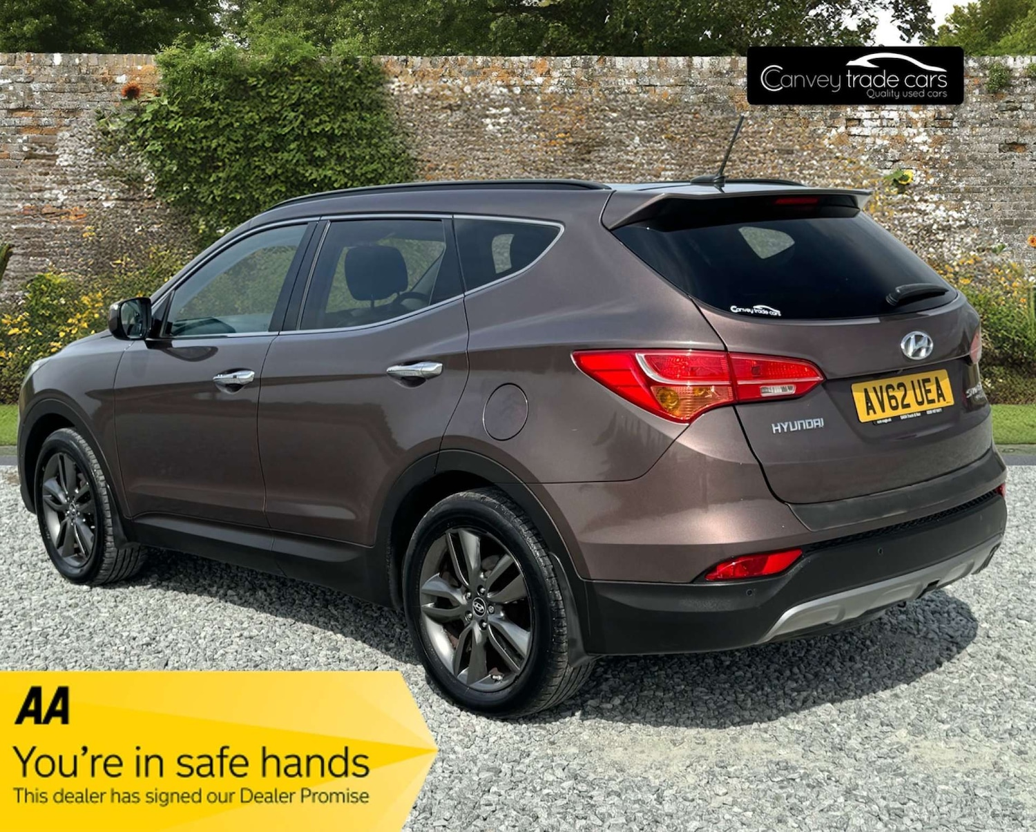 Used Hyundai Santa Fe 2012 for sale - 76117756: Photo 2