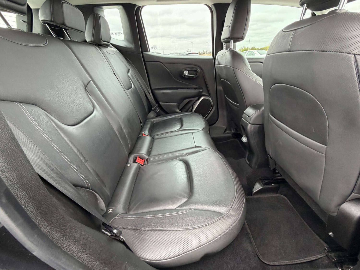 Used Jeep Renegade 2019 for sale - 78011968: Photo 32