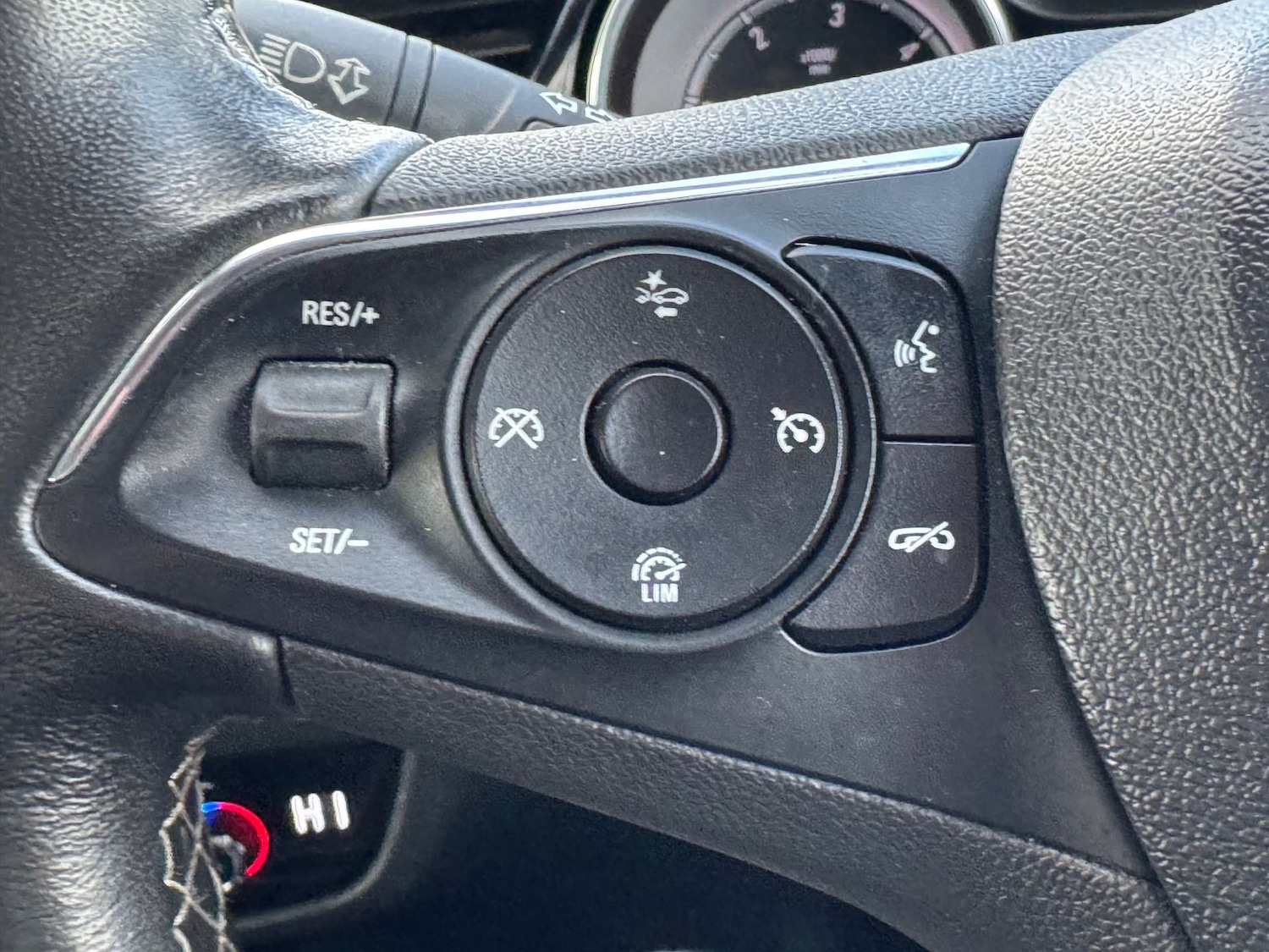 Used Vauxhall Insignia 2017 for sale - 77641663: Photo 32