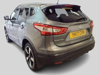 Used Nissan Qashqai 2017 for sale - 76117789: Photo 2