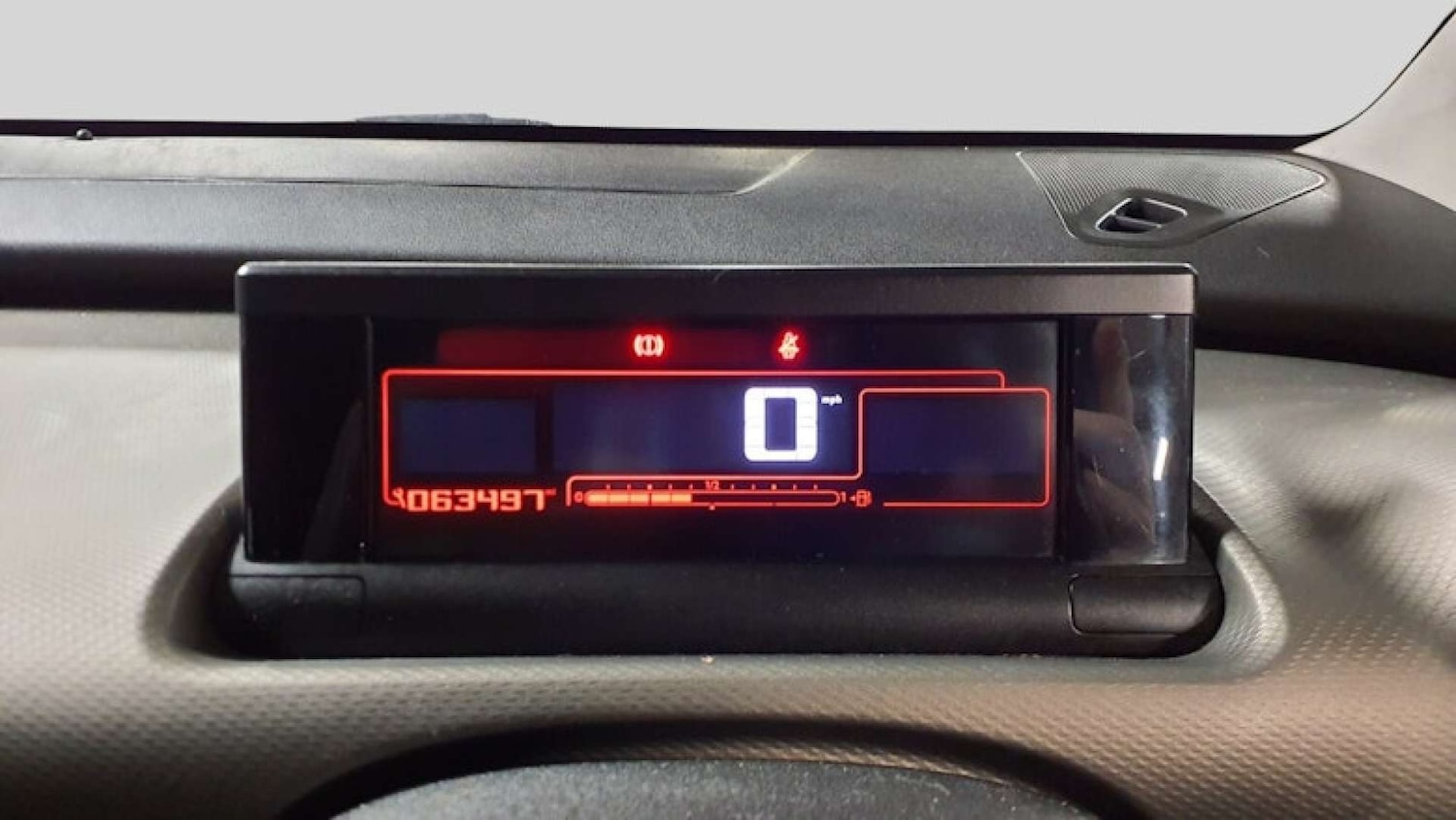 Used Citroen C4 Cactus 2015 for sale - 76618184: Photo 9