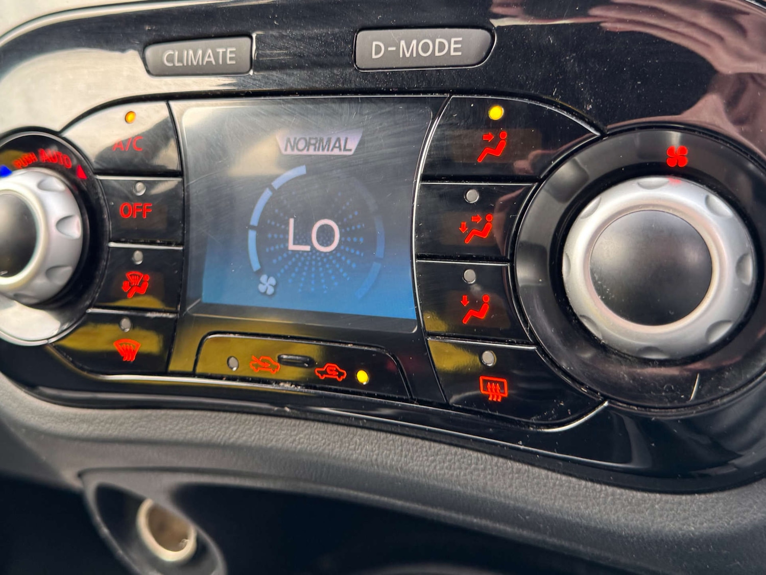 Used Nissan Juke 2015 for sale - 76541316: Photo 25