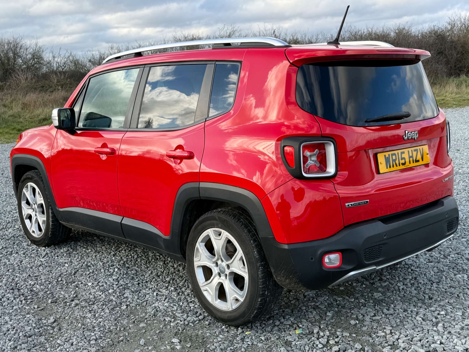 Used Jeep Renegade 2015 for sale - 77641703: Photo 2