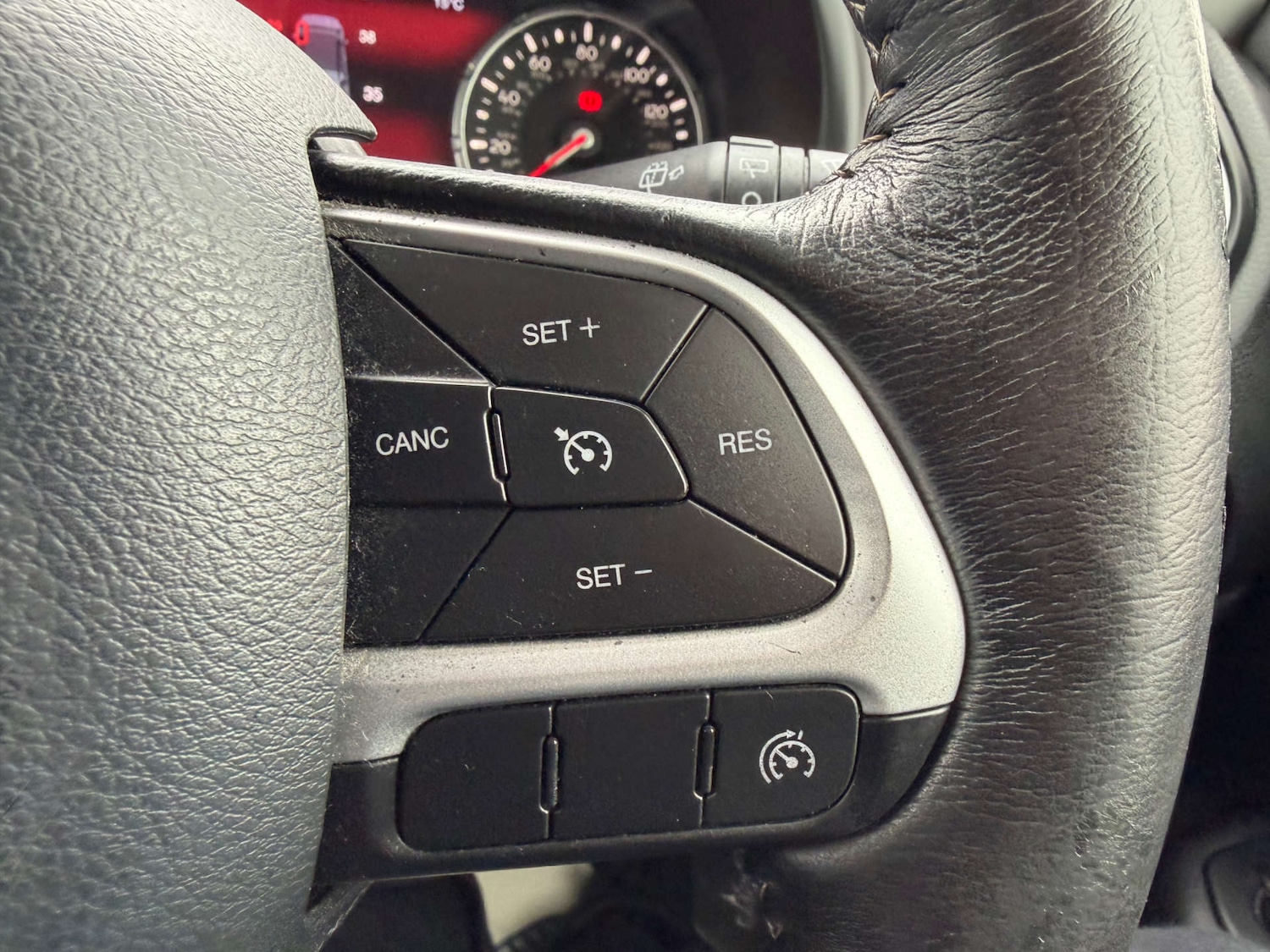 Used Jeep Renegade 2015 for sale - 77641703: Photo 44