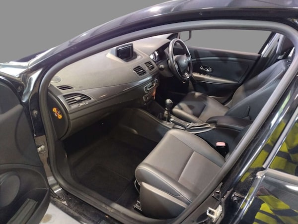 Used Renault Megane 2015 for sale - 76220632: Photo 8
