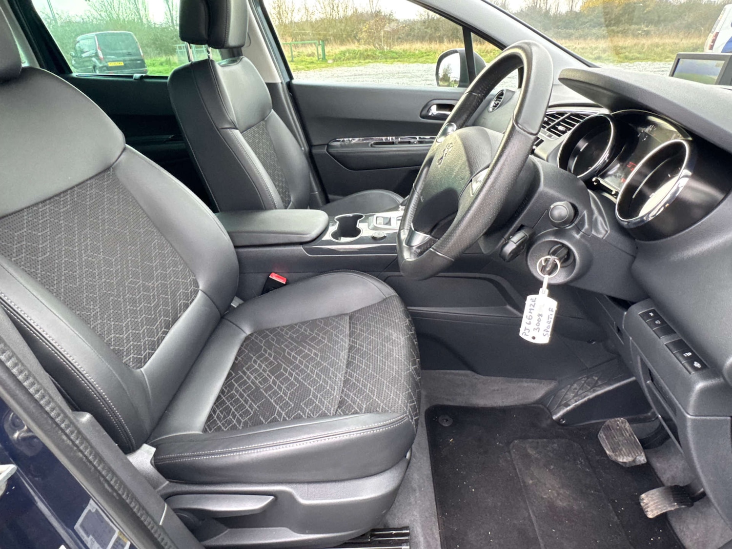 Used Peugeot 3008 2015 for sale - 77641667: Photo 12