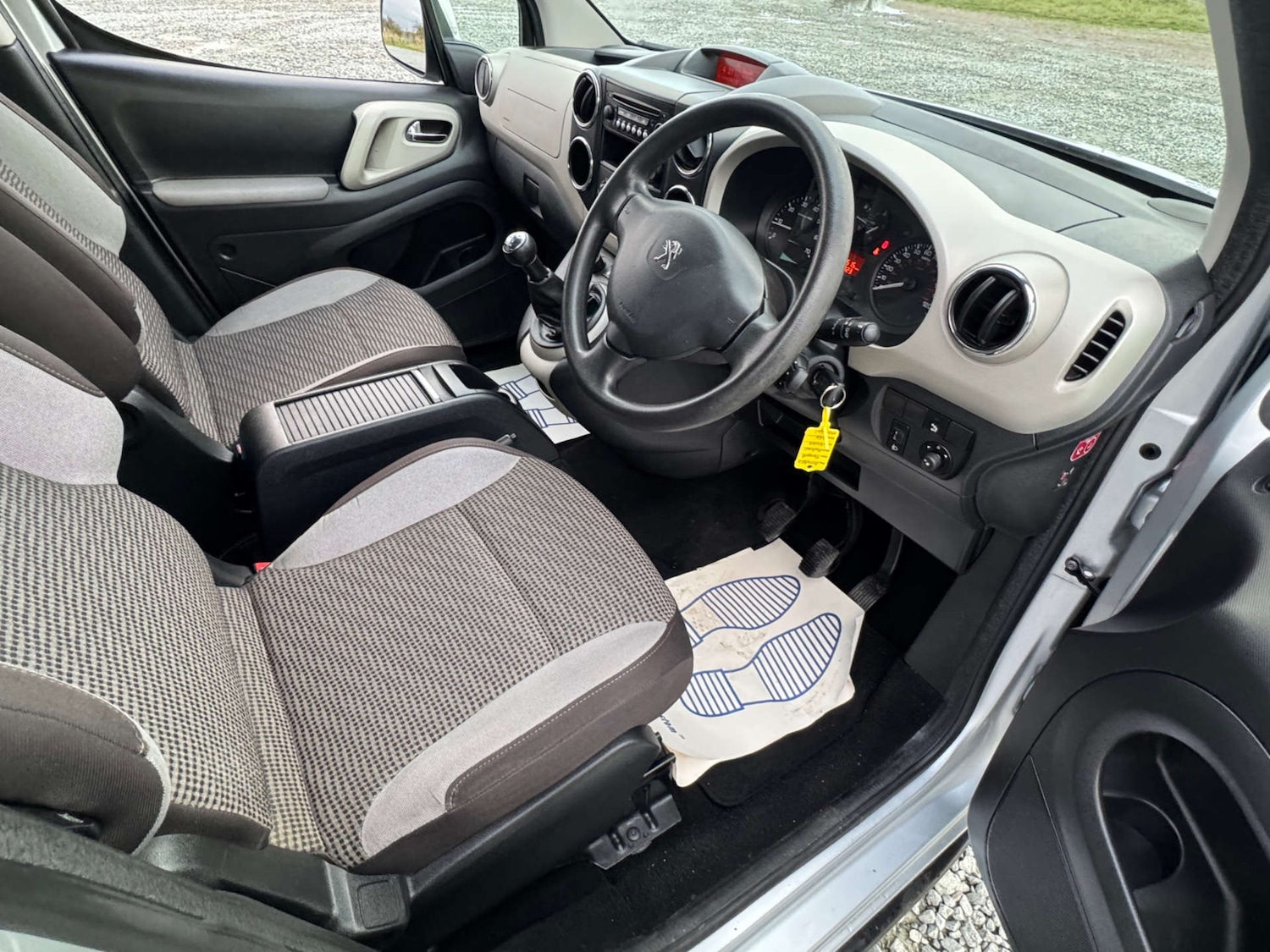 Used Peugeot Partner Tepee 2014 for sale - 76412626: Photo 9