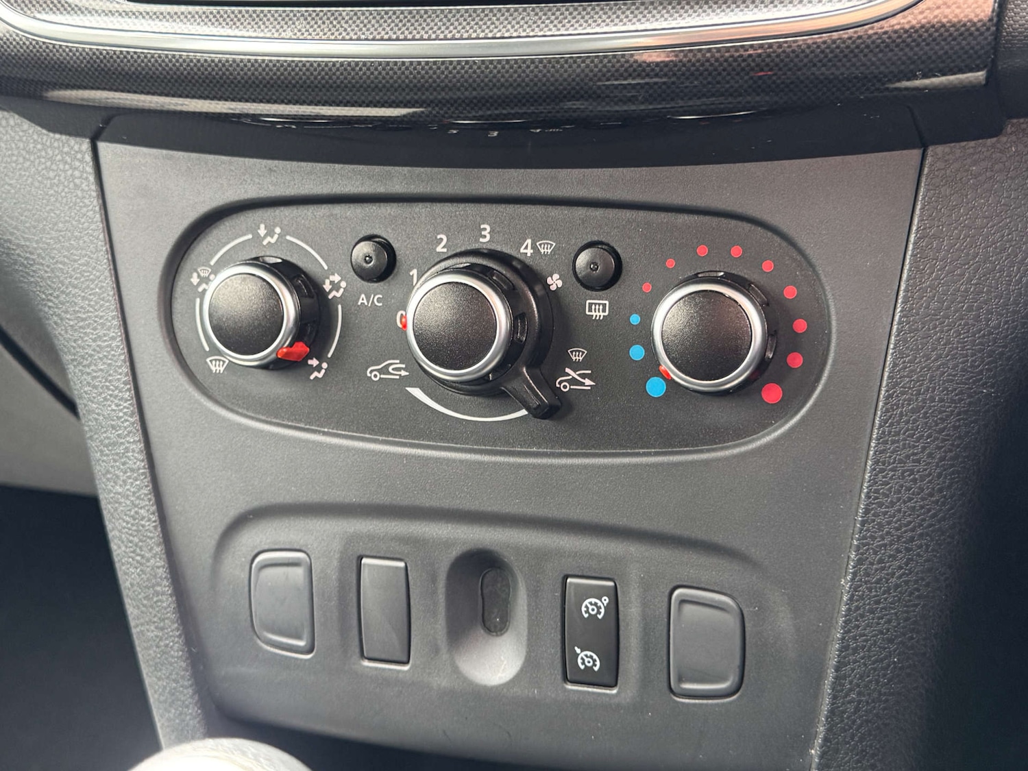 Used Dacia Sandero 2019 for sale - 76363869: Photo 29