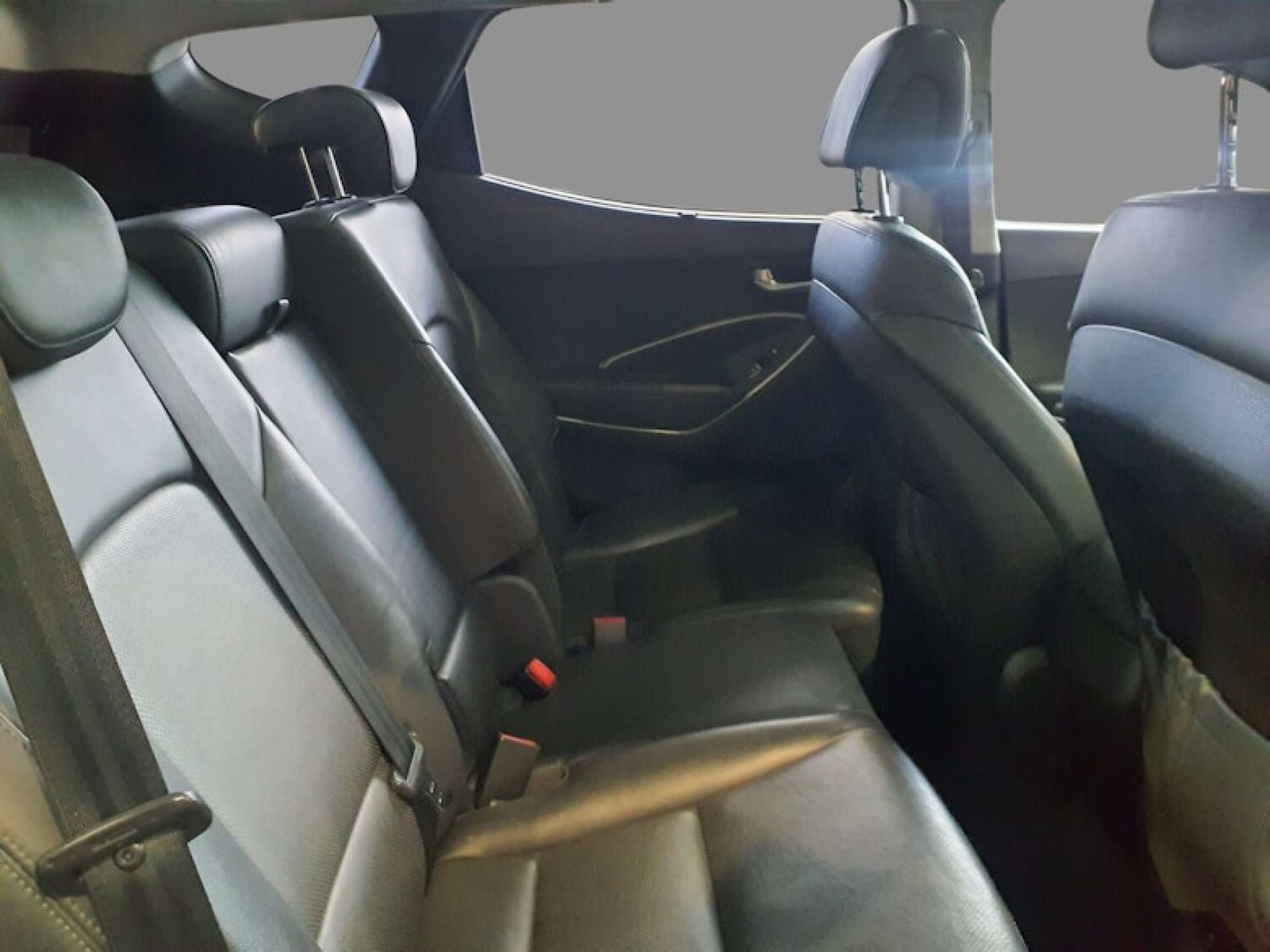 Used Hyundai Santa Fe 2015 for sale - 76412633: Photo 6