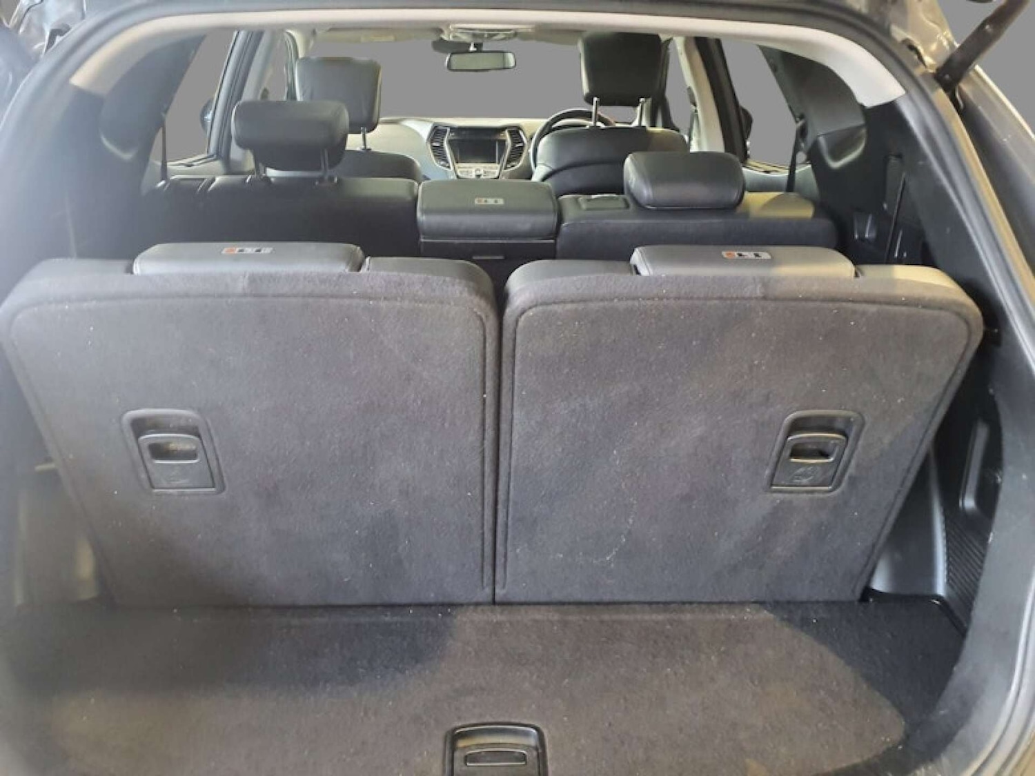 Used Hyundai Santa Fe 2015 for sale - 76412633: Photo 8