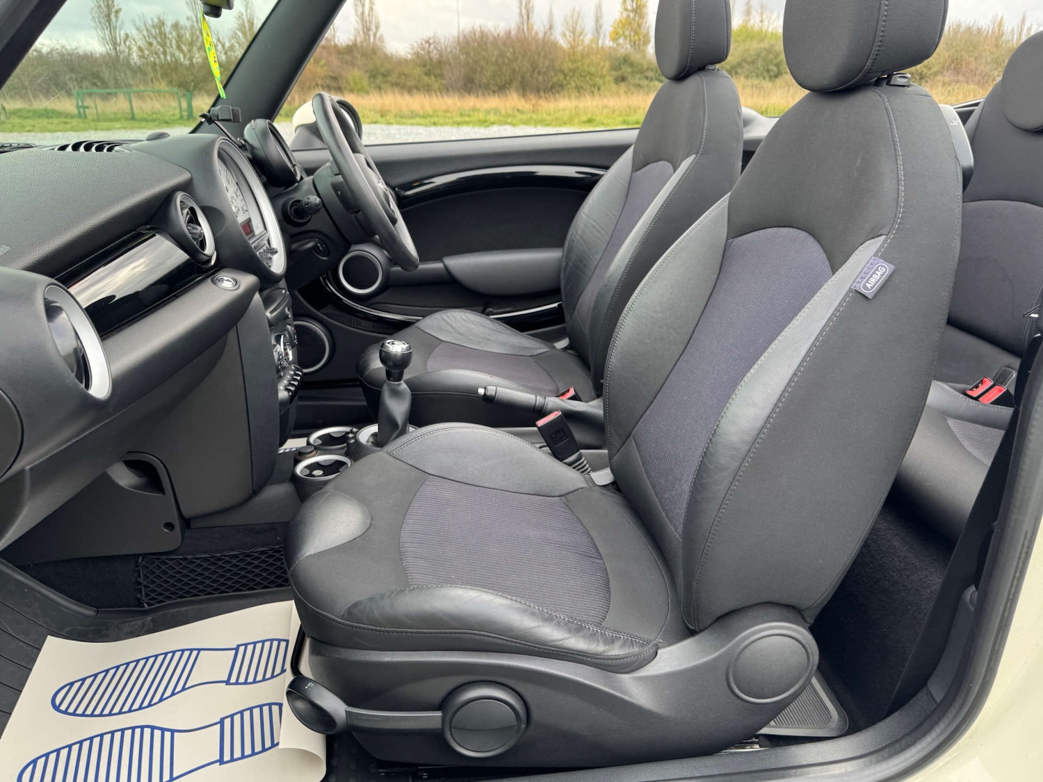 Used MINI Convertible 2012 for sale - 76600670: Photo 27