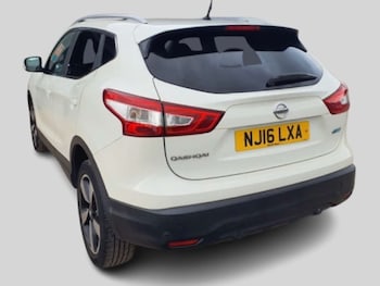 Used Nissan Qashqai 2016 for sale - 76162630: Photo 2