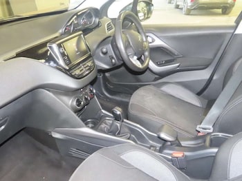 Used Peugeot 2008 2016 for sale - 79315187: Photo