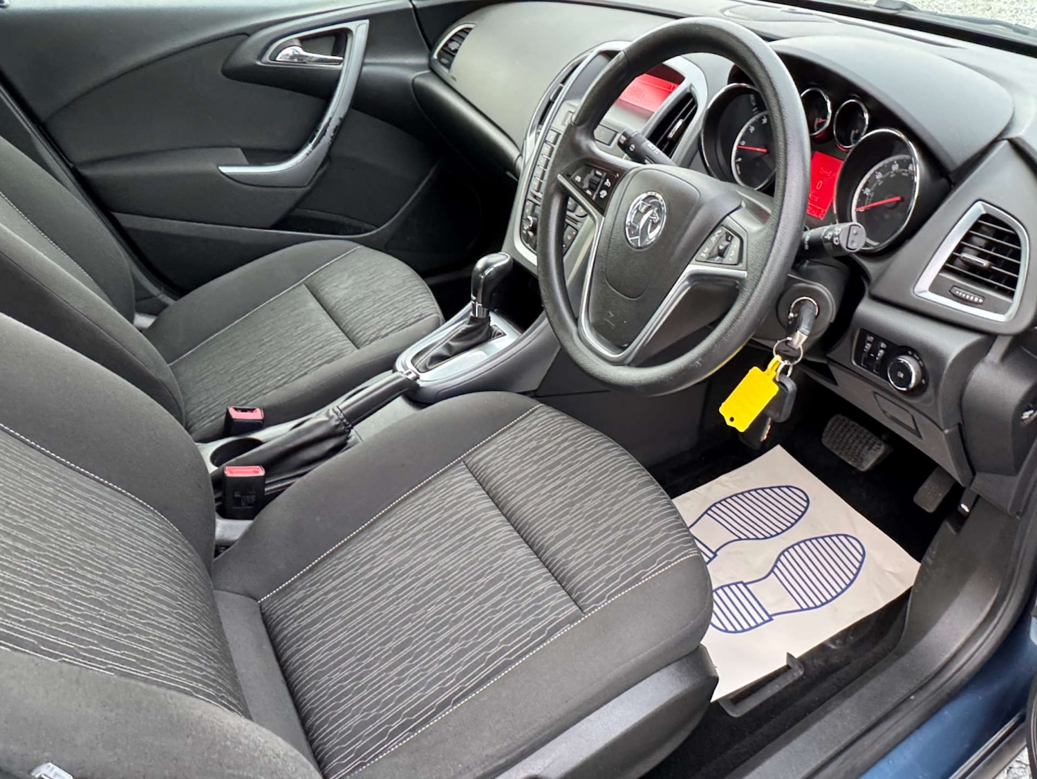 Used Vauxhall Astra 2012 for sale - 76352001: Photo 9