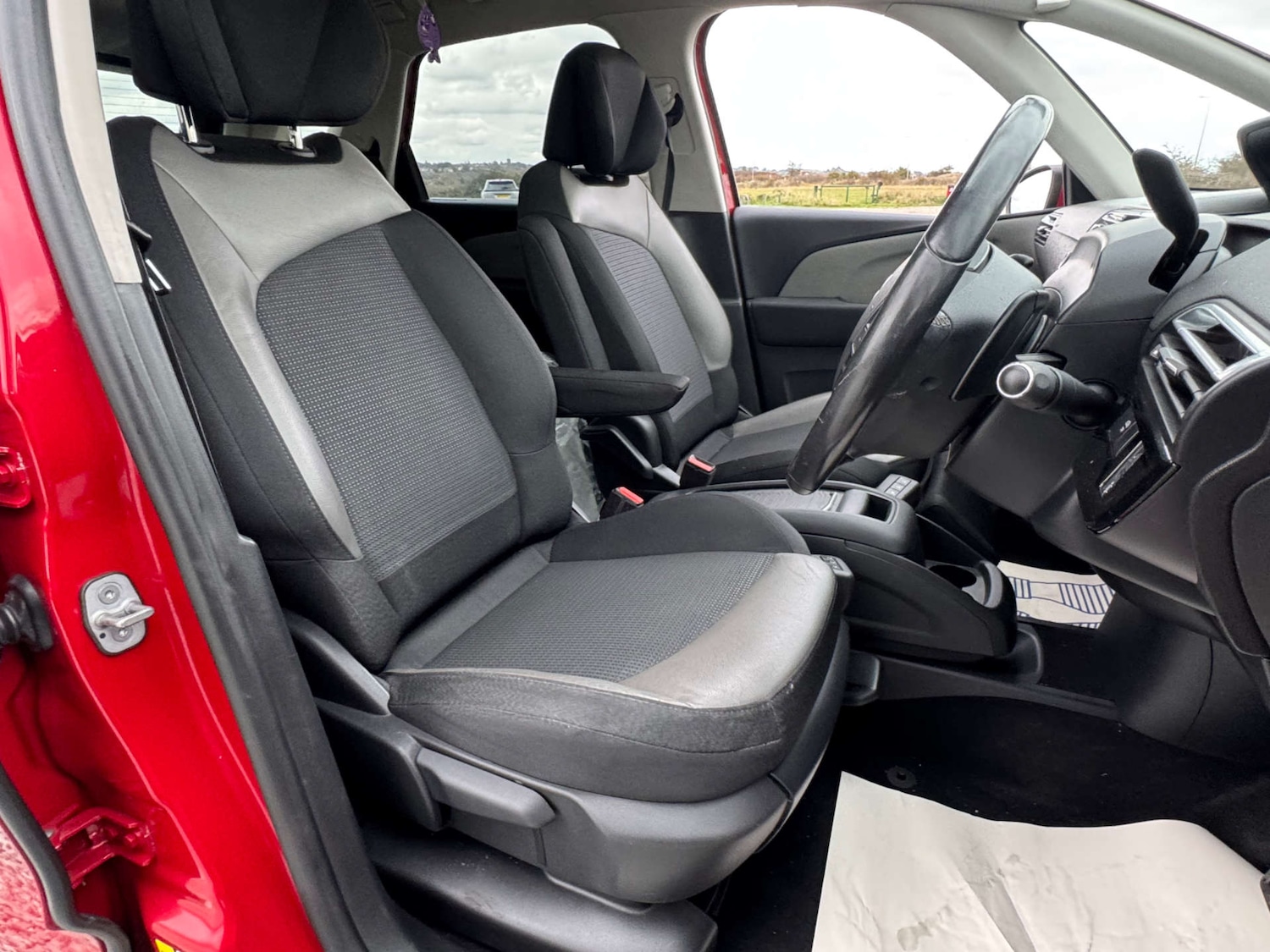 Used Citroen C4 Picasso 2015 for sale - 76363829: Photo 14
