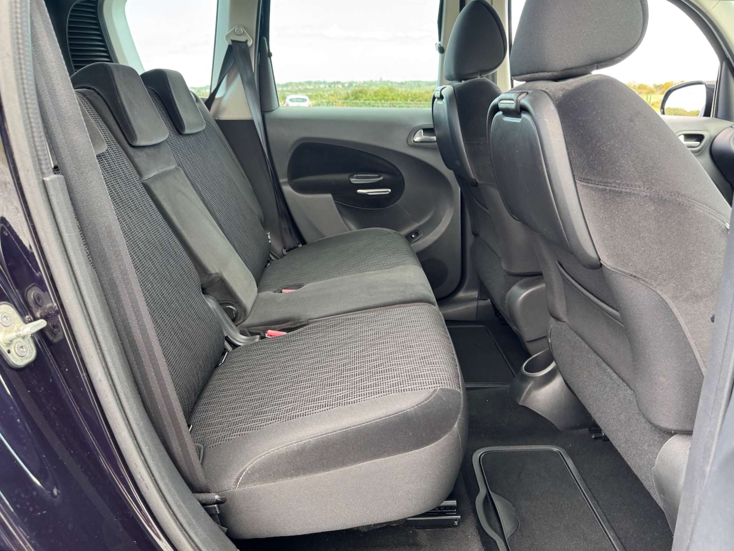 Used Citroen C3 Picasso 2013 for sale - 76117779: Photo 24