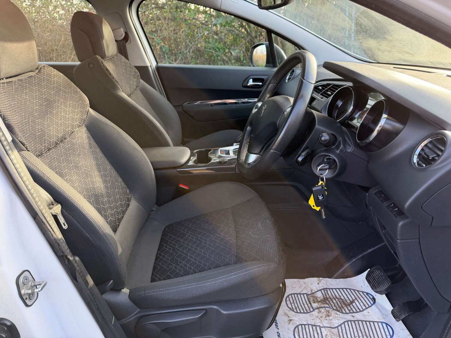 Used Peugeot 3008 2016 for sale - 77641689: Photo 12