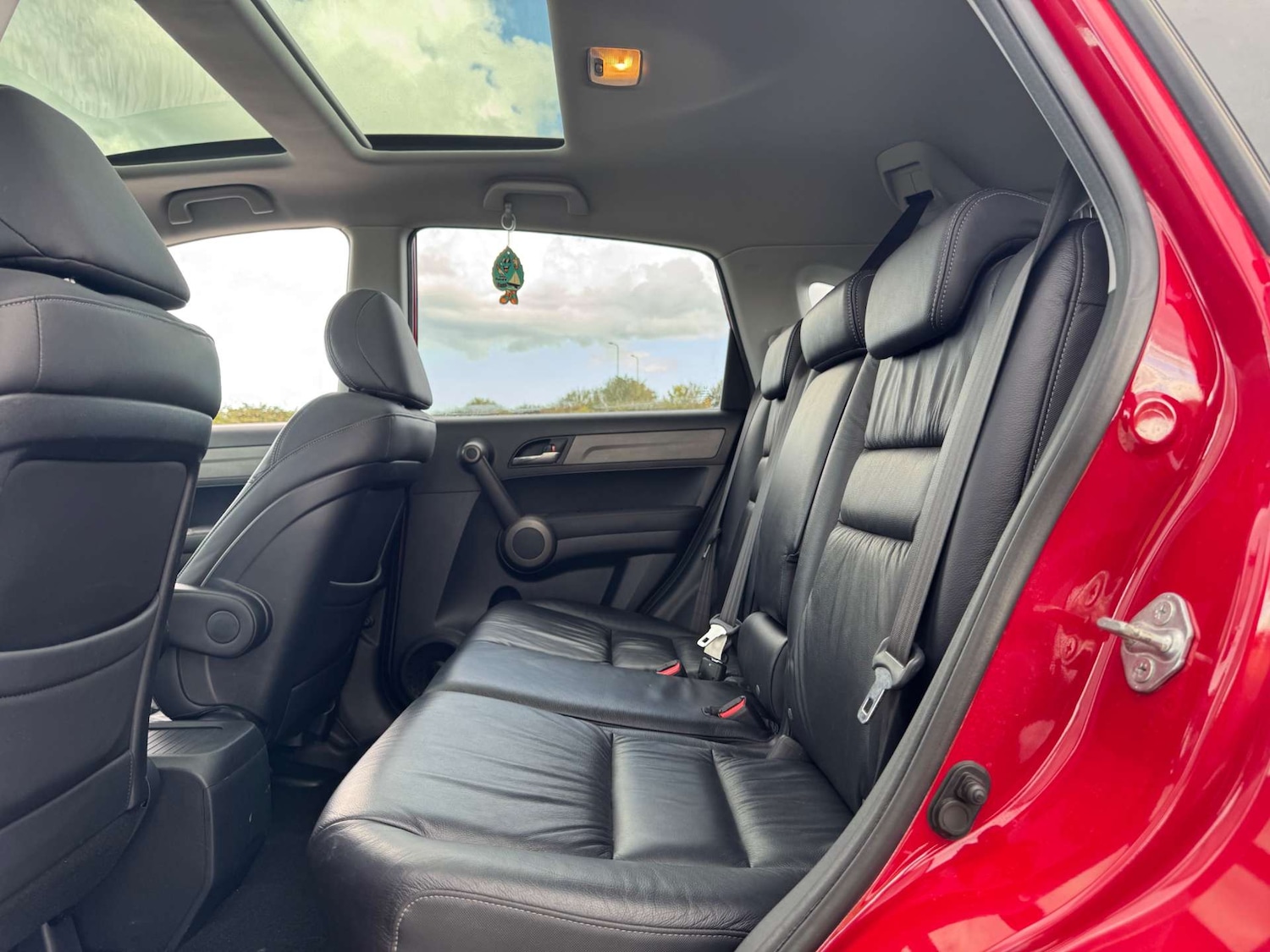 Used Honda CR-V 2011 for sale - 76600780: Photo 24