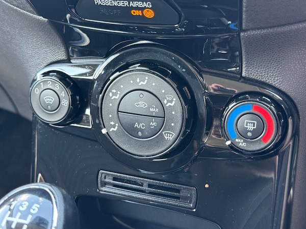 Used Ford Fiesta 2016 for sale - 76117755: Photo 31