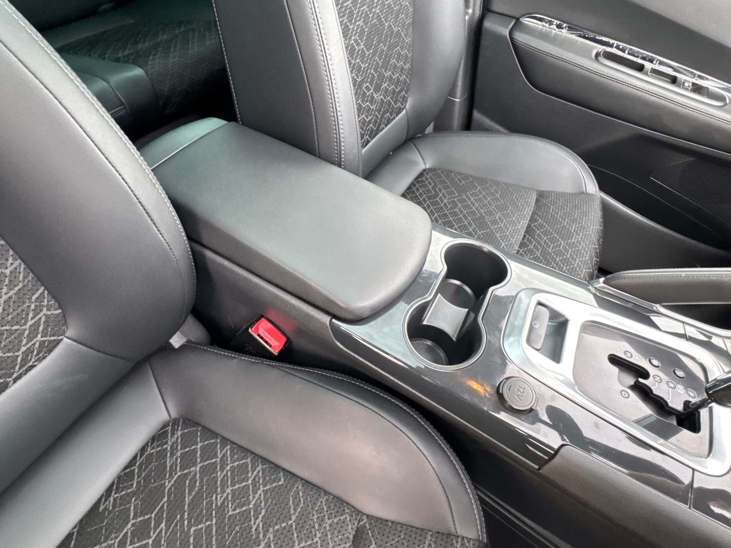 Used Peugeot 3008 2015 for sale - 77946404: Photo 38