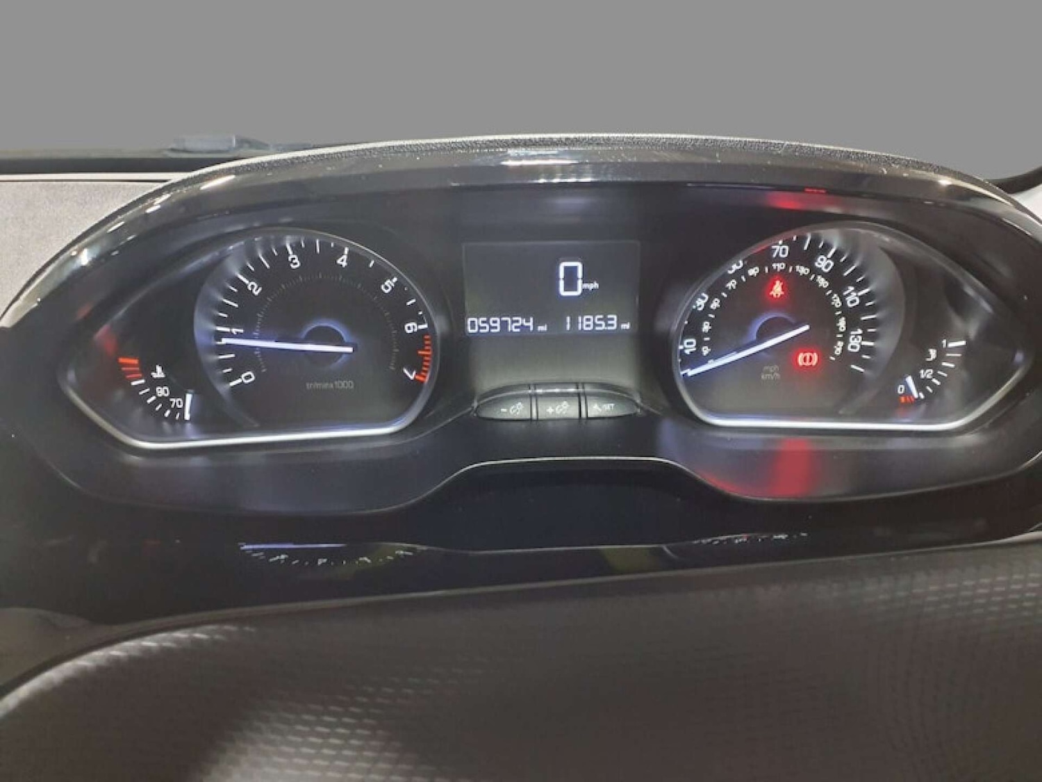 Used Peugeot 2008 2015 for sale - 76618188: Photo 8