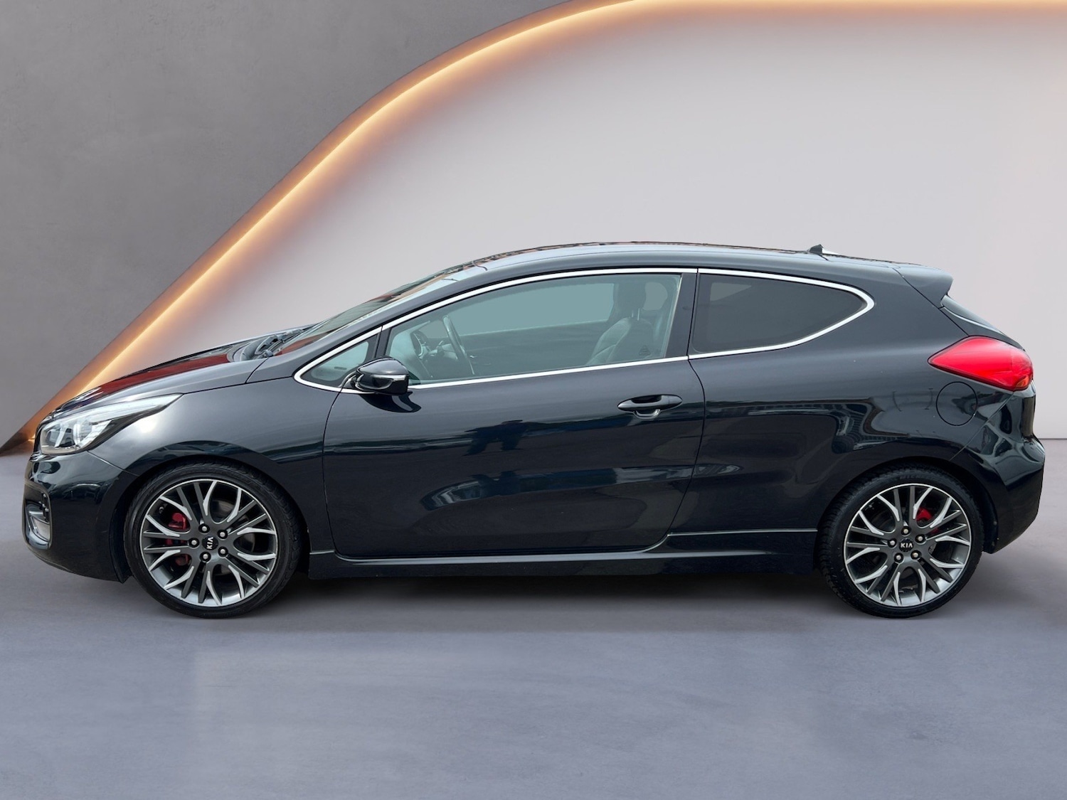 Used Kia Pro Ceed 2013 for sale - 74769597: Photo 2