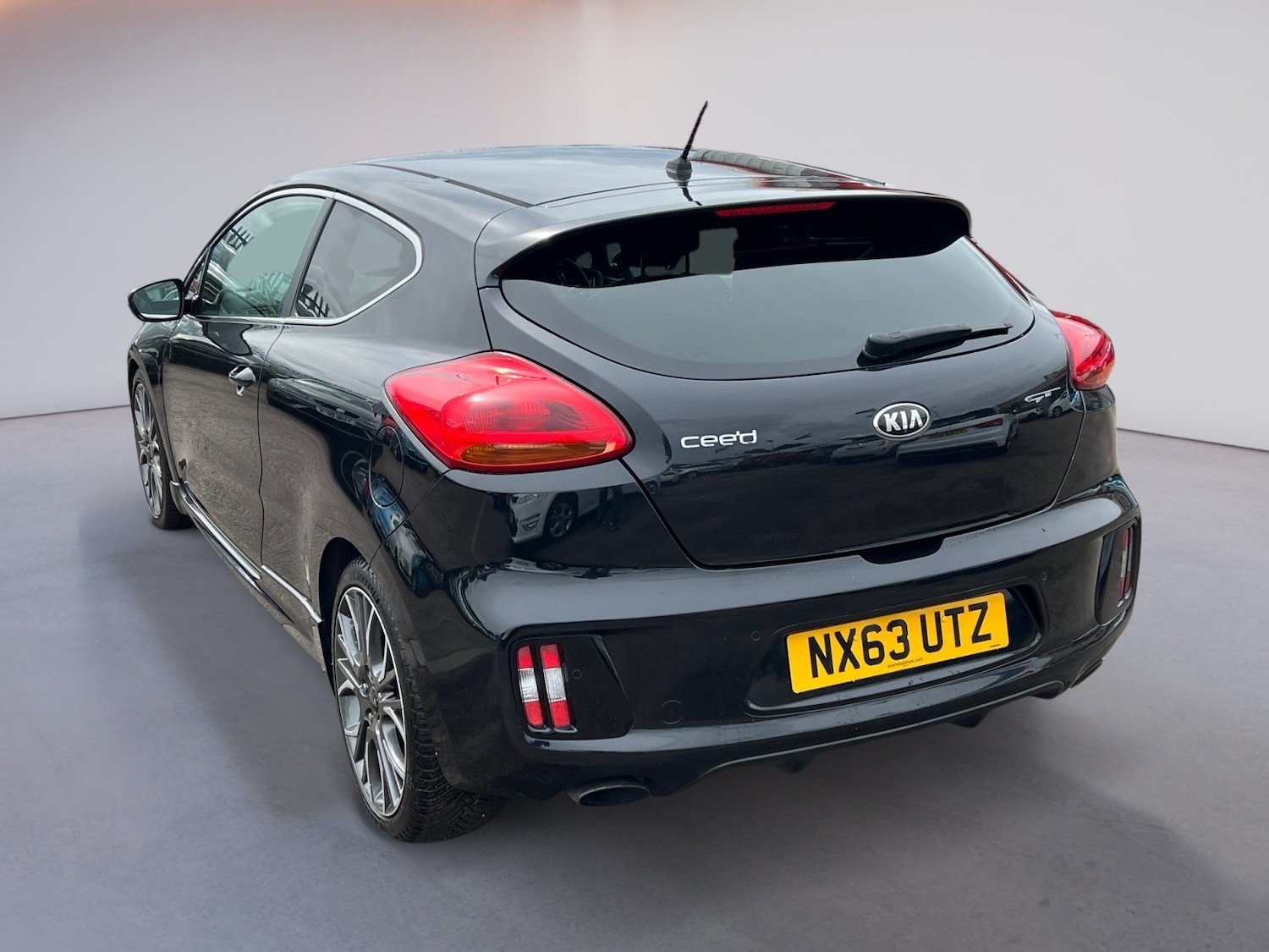 Used Kia Pro Ceed 2013 for sale - 74769597: Photo 3