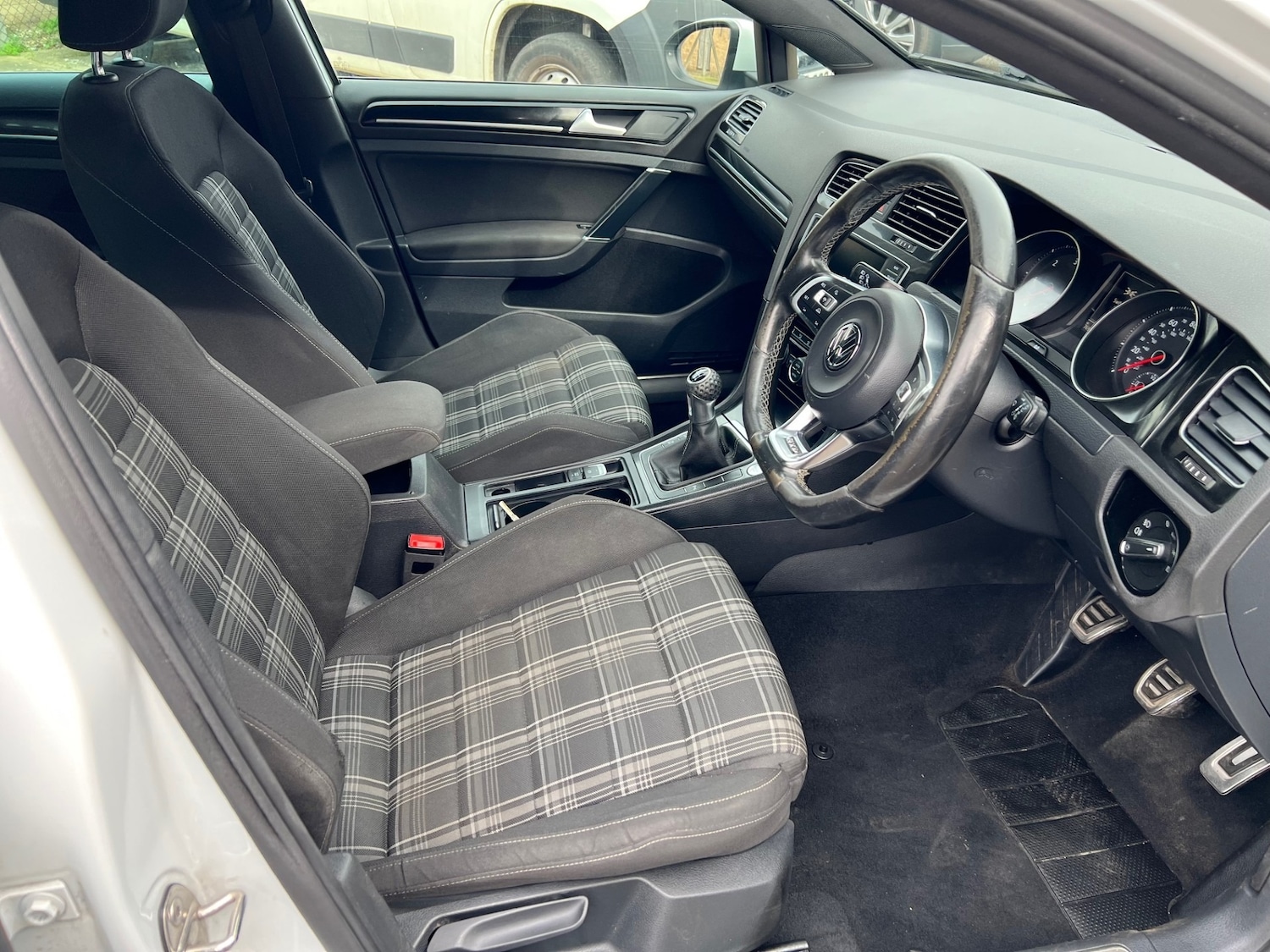 Used Volkswagen Golf 2016 for sale - 77872186: Photo 9