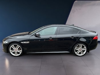 Used Jaguar XE 2017 for sale - 75118716: Photo