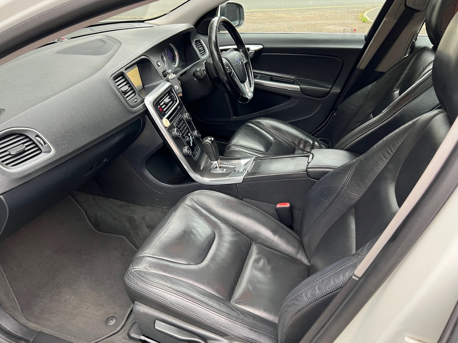 Used Volvo V60 2010 for sale - 76016662: Photo 10