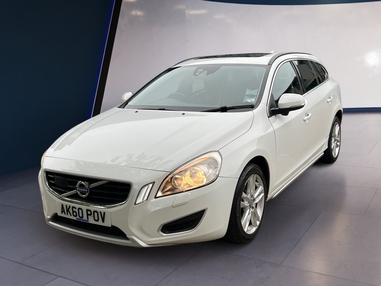 Used Volvo V60 2010 for sale - 76016662: Photo 2