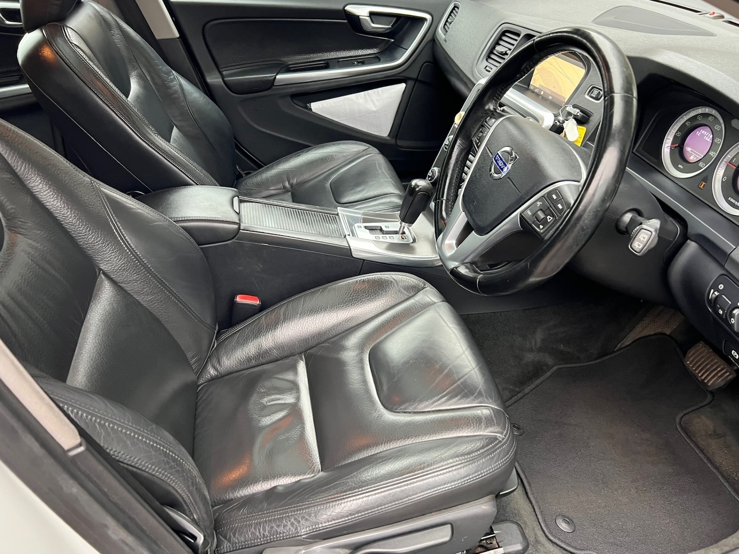 Used Volvo V60 2010 for sale - 76016662: Photo 9