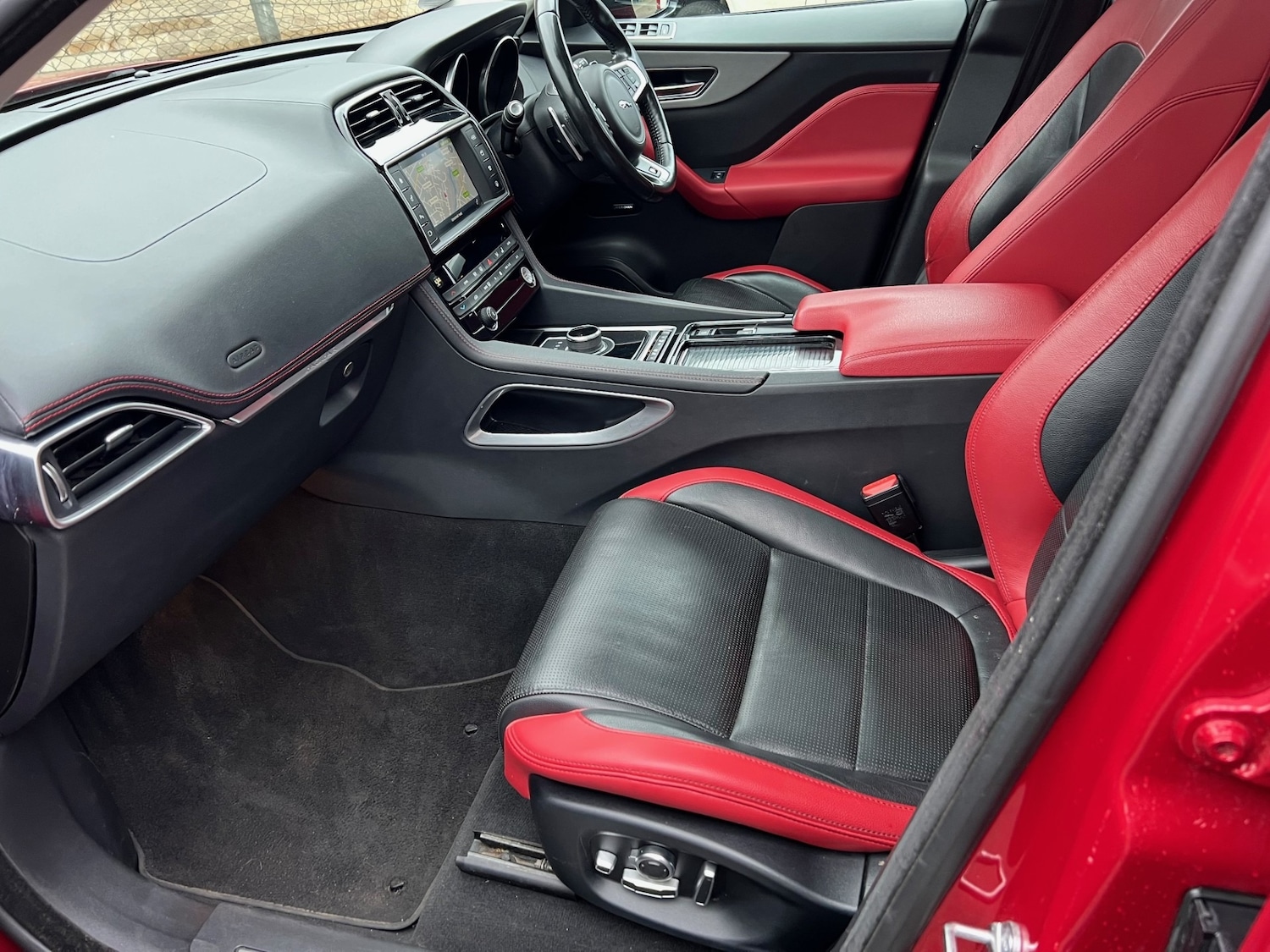 Used Jaguar F-Pace 2017 for sale - 77296599: Photo 10