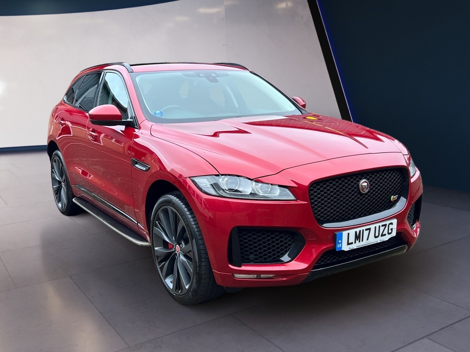 Used Jaguar F-Pace 2017 for sale - 77296599: Photo 5