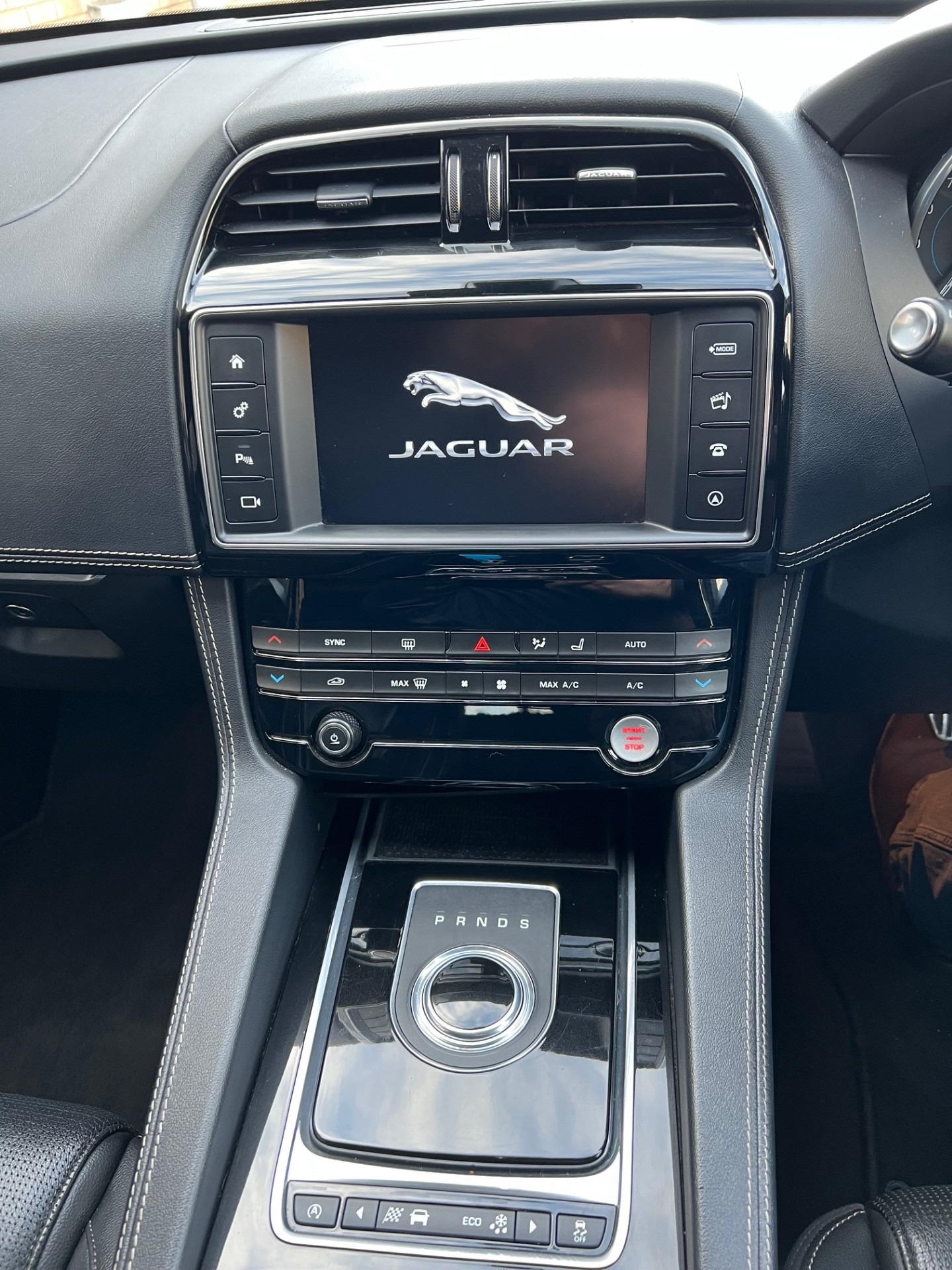 Used Jaguar F-Pace 2016 for sale - 77245326: Photo 12