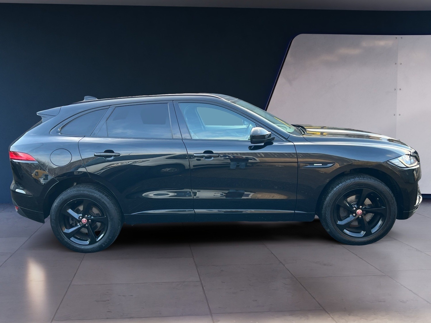 Used Jaguar F-Pace 2016 for sale - 77245326: Photo 3