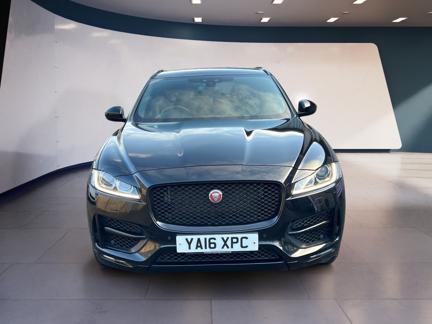 Used Jaguar F-Pace 2016 for sale - 77245326: Photo 8