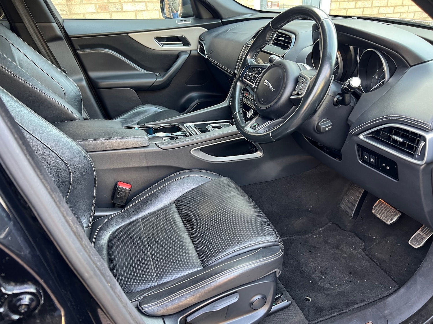 Used Jaguar F-Pace 2016 for sale - 77245326: Photo 9