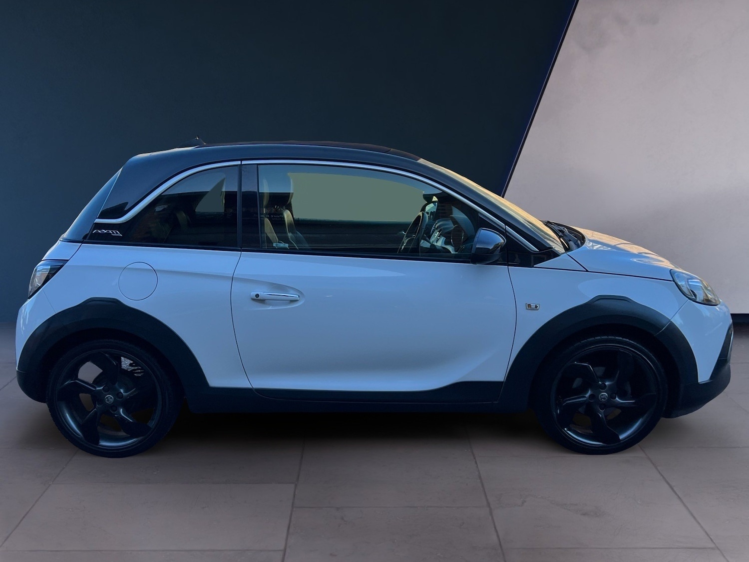 Used Vauxhall ADAM 2016 for sale - 76230954: Photo 2