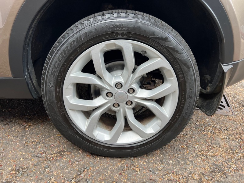 Used Land Rover Discovery Sport 2017 for sale - 76517992: Photo 16