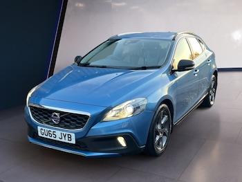Used Volvo V40 2015 for sale - 76652748: Photo