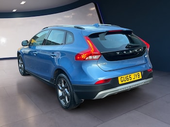 Used Volvo V40 2015 for sale - 76652748: Photo