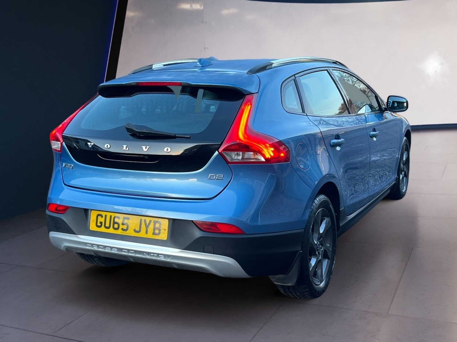 Used Volvo V40 2015 for sale - 76652748: Photo 6