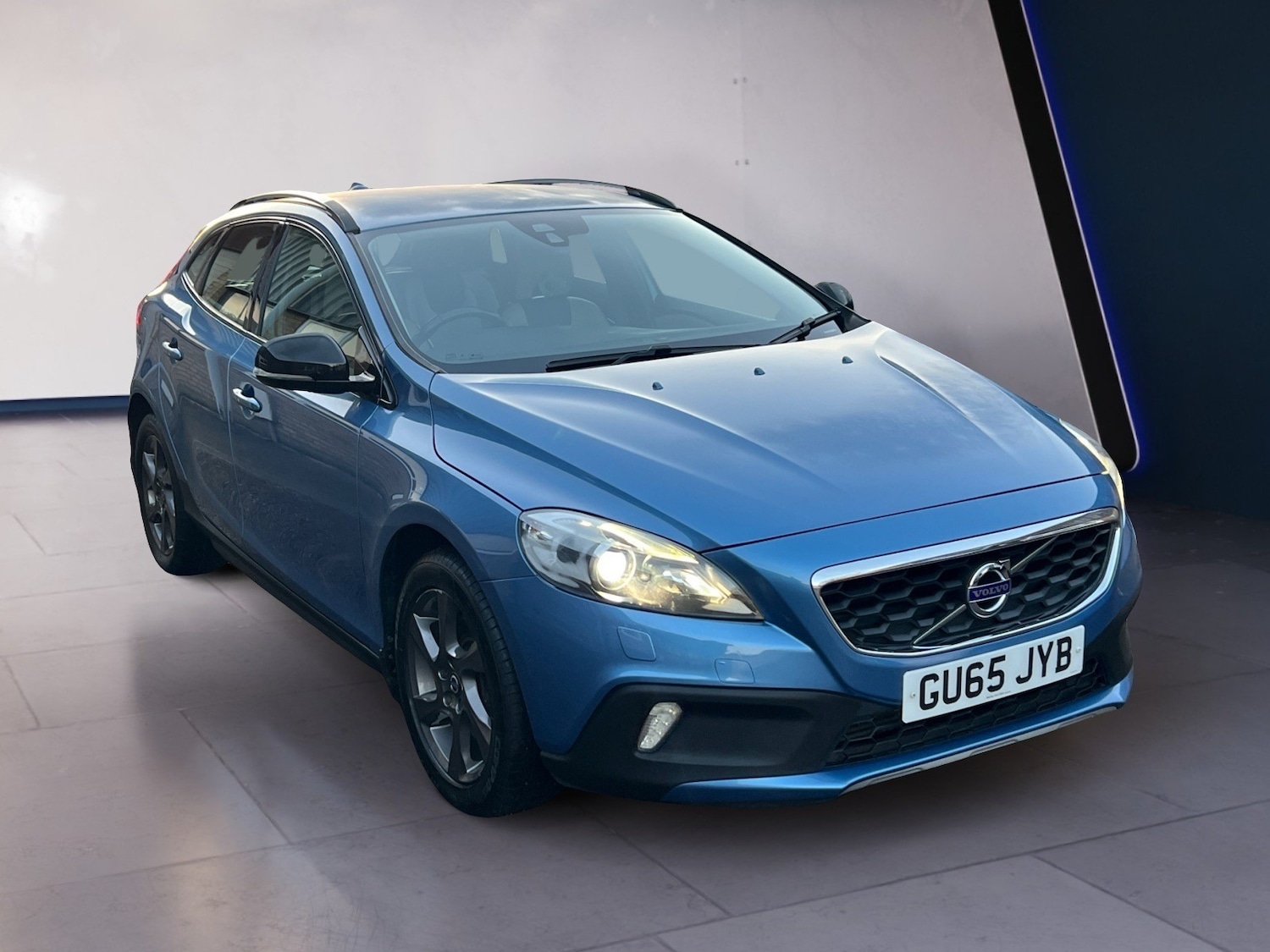 Used Volvo V40 2015 for sale - 76652748: Photo 7